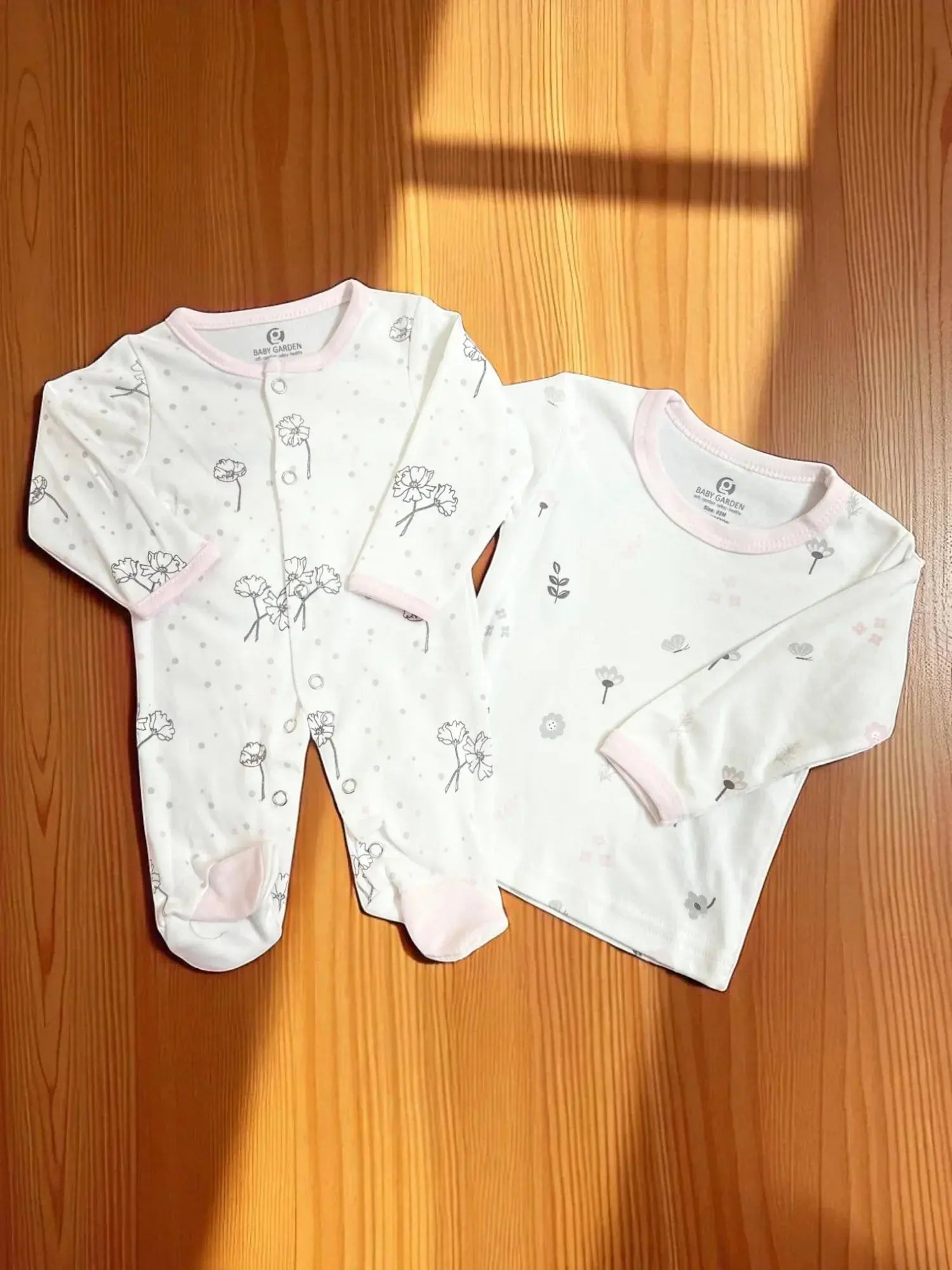 Newborn 4-Piece Clothing Set in White & Pink – Jumper, T-shirt, Blanket & Bib - My Little Co.